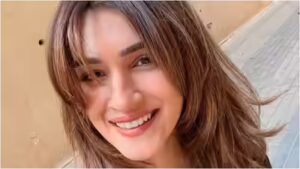 Rekha: Kriti Sanon picks Rekha for her dream biopic: ‘She’s the ultimate baddie’ | Hindi Movie News