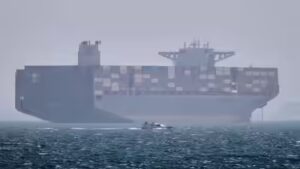 What will it take to free 1,600 stranded ships from Hormuz deep waters?