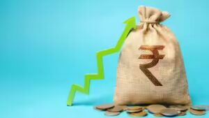 Rupee rebounds after RBI support, how long will the recovery momentum last?