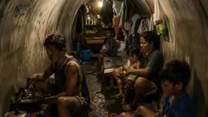 Shocking reality of 100 families living beneath Manila highways in the Philippines | World News