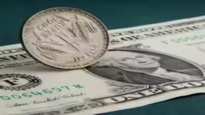 Rupee reverses RBI-driven gains, falls 43 paise to 95.61 against US dollar