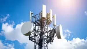 Centre opens radio spectrum to accelerate deployment of vehicle collision-avoidance systems