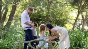 Harry: Prince Harry and Meghan Markle Bring Children to UK: Opportunities for Family Reconciliation Await |
