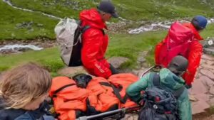 A Labrador began swaying and could no longer walk on Britain’s highest mountain; rescuers later discovered what she had eaten