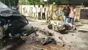 Teen dies as SUV driven by minor hits scooter, crashes into school bus | Raipur News