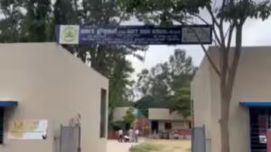 Student, 14, ends life in outskirts of Bengaluru; death note has allegations against teachers | Bengaluru News