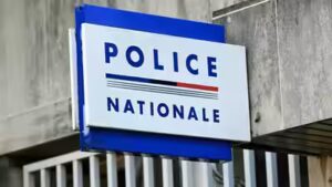 Pregnant woman among three stabbed in Paris knife attack; suspect detained