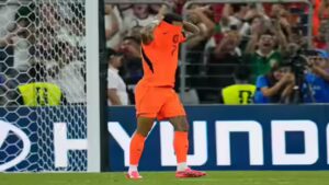 Watch: 29 June déjà vu! Justin Kluivert repeats father Patrick Kluivert’s penalty heartbreak 26 years later | Football News