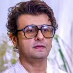 Sonu Nigam: ‘I was a romantic guy, I wanted to’: Sonu Nigam on skipping college, girlfriends and affairs to focus on singing career, shares father’s advice that changed his life | Hindi Movie News