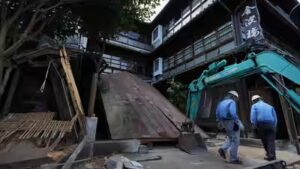 Japan earthquake aftermath: Woman dies of heat stroke in parked car; toll rises to 36