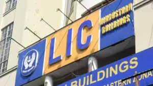 Government to sell up to 6.5% stake in LIC, may mop up Rs 31k cr